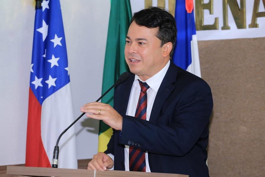 Prefeitura de Coari prorroga contrato milionário com empresa de transporte escolar