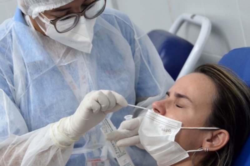 Em 24 horas, Brasil registra mais de 30 mil novos casos de covid-19