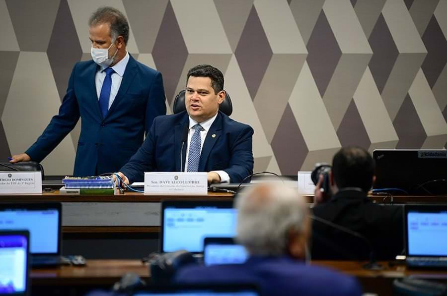 PEC da Transição está na pauta da CCJ desta terça