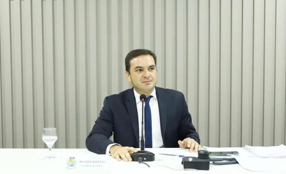 A ata foi assinada no dia 28 de novembro pelo presidente do Legislativo municipal, vereador Mateus Ferreira Assayag