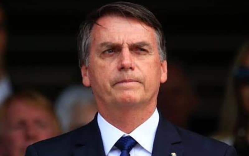 Bolsonaro lamenta morte de Bento XVI