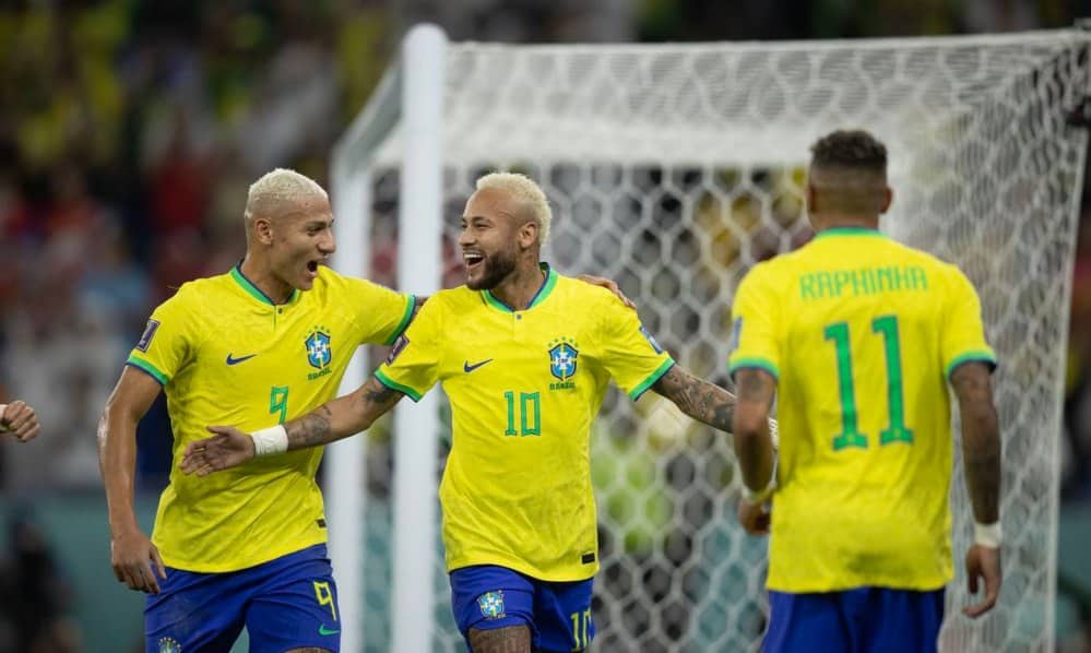 Brasil abre quartas de final da Copa