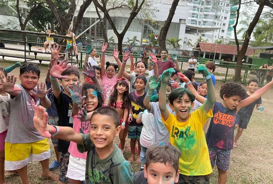 Ateliê promove colônia de férias para crianças em Manaus