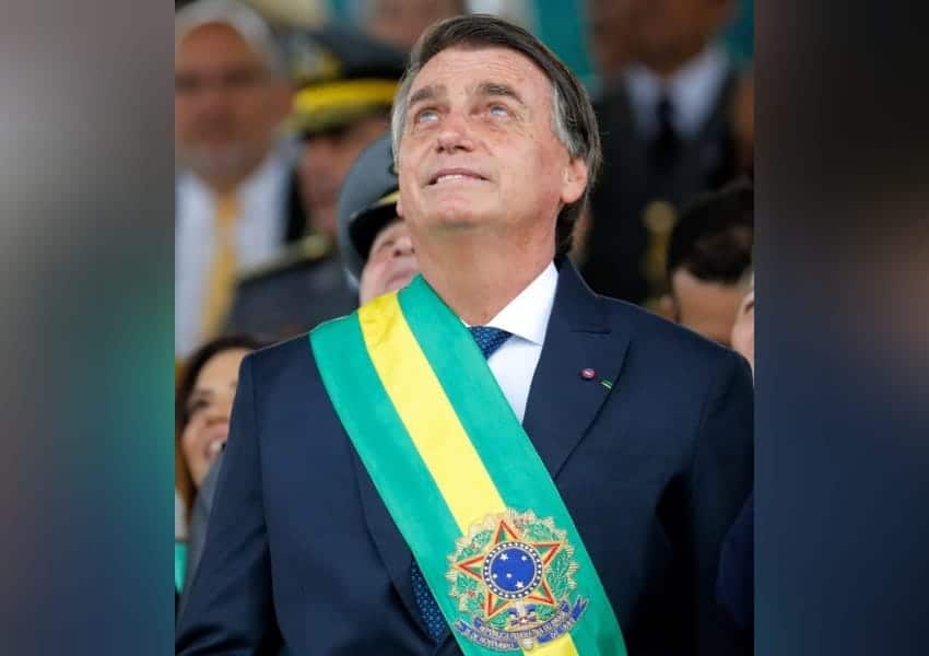 Bolsonaro vai para os EUA e não pretende passar faixa para Lula, diz site