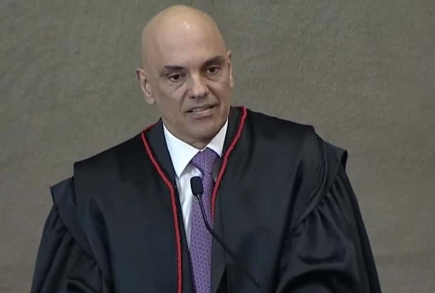 Discurso de Alexandre de Moraes em cerimônia de diplomação promete punição ao extremismos