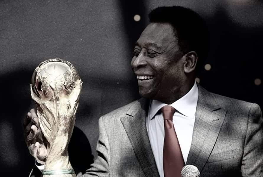Família de Pelé pedirá para Santos aposentar camisa 10 em homenagem ao Rei