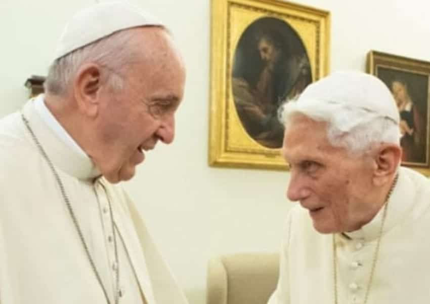 Papa Francisco pede orações pela saúde de Bento XVI
