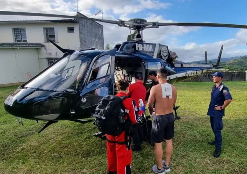 Adolescente de 15 anos esfaqueia professor ao saber de reprovação