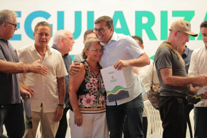 Wilson Lima entrega Habite-se de 9 mil unidades habitacionais em Manaus