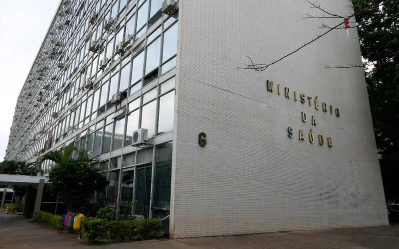 Advogado bolsonarista picha prédio em ataque contra Alckmin e PT