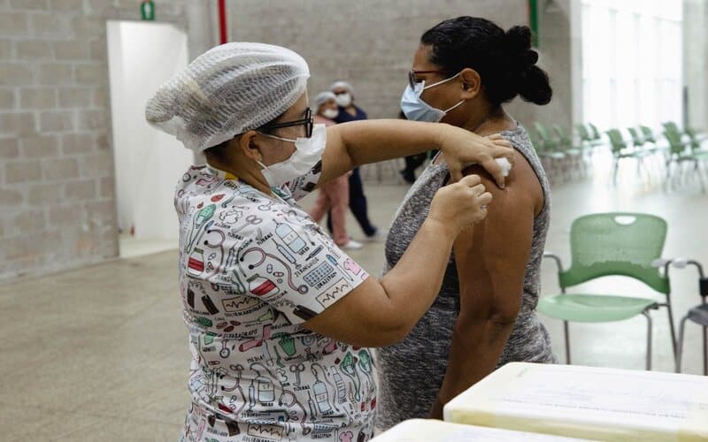 Manaus disponibiliza dez pontos de vacinação contra a Covid-19 neste sábado