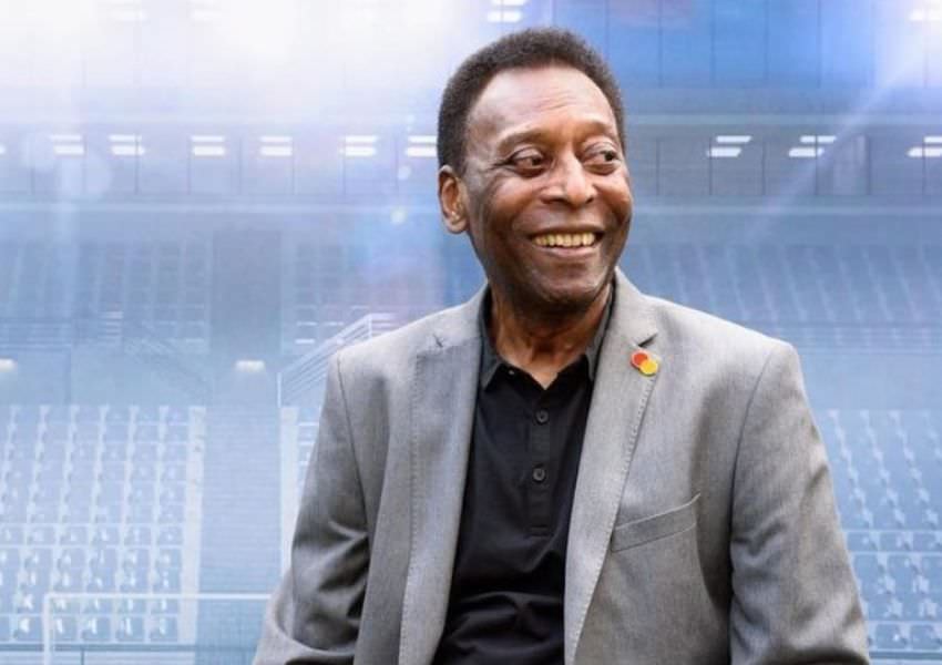 Velório de Pelé acontece na Vila Belmiro, em Santos
