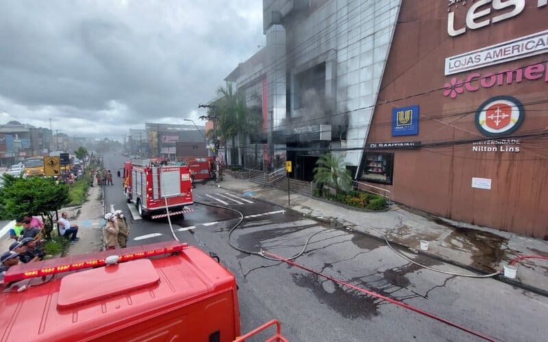 Sejusc transfere atendimento para unidade móvel após incêndio em shopping