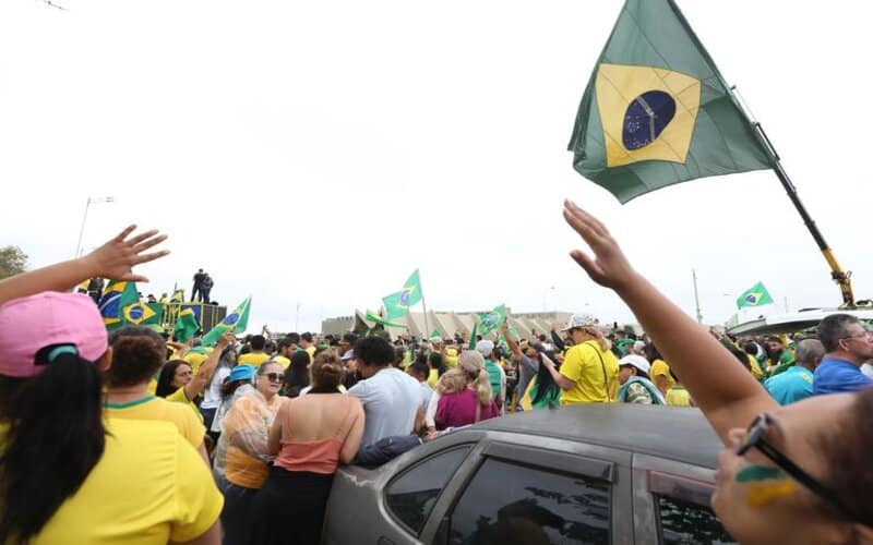 Após anunciar manifestação, bolsonaristas chegam ao QG em Brasília