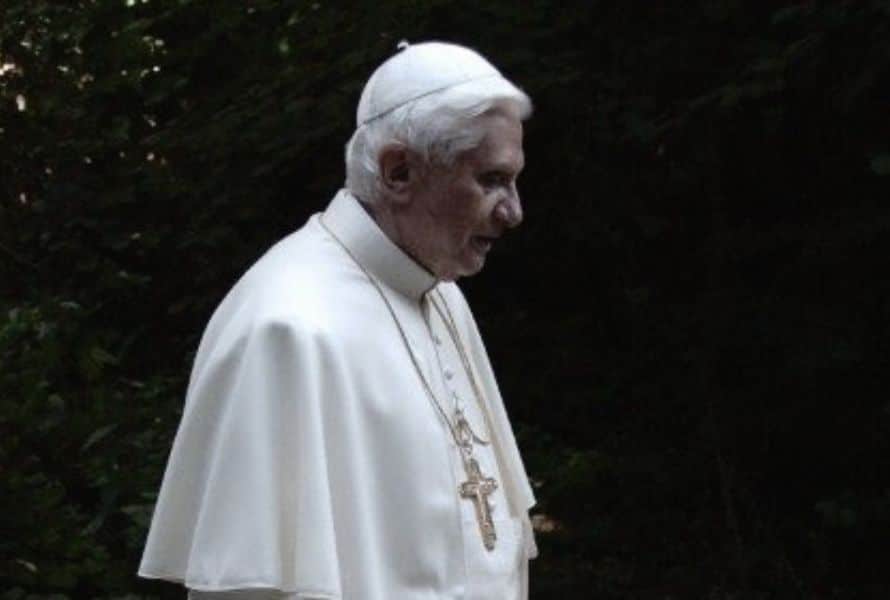 Corpo de Bento XVI é velado na Basílica de São Pedro