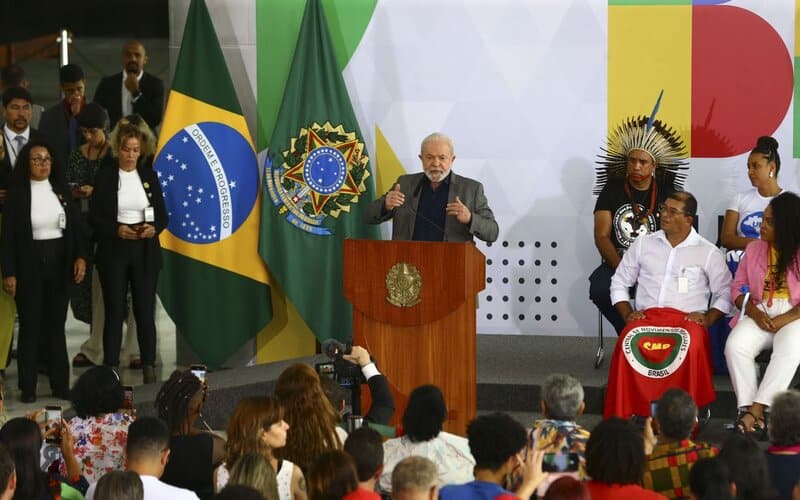 Lula assina decreto que cria o Conselho de Participação Social