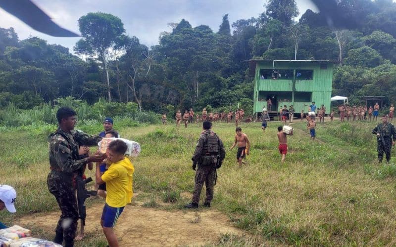 Governo federal distribui 4 toneladas em alimentos para comunidade Yanomami