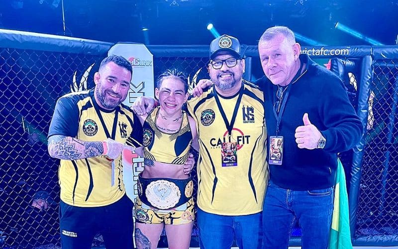 'Ketlen Esquentadinha' conquista cinturão e faz história no MMA
