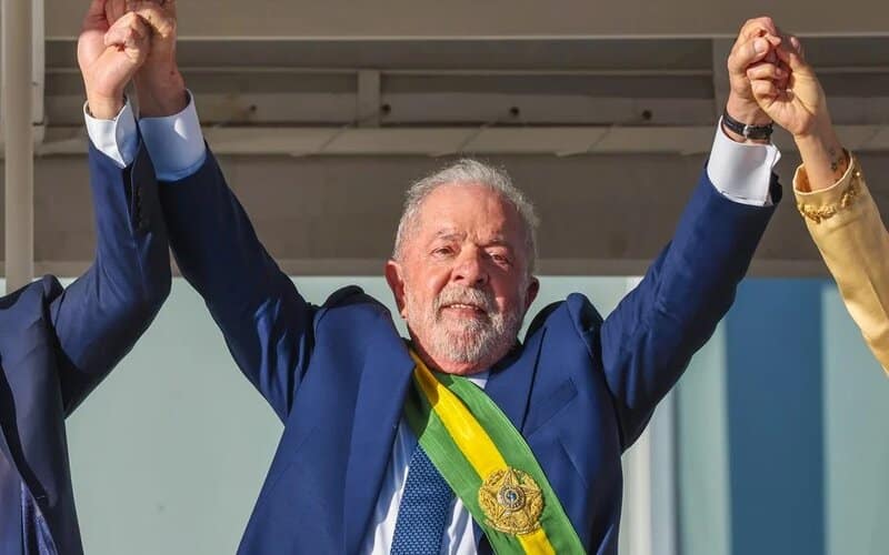 Analista político indica que 3º mandato de Lula tem apoio em todas as classes