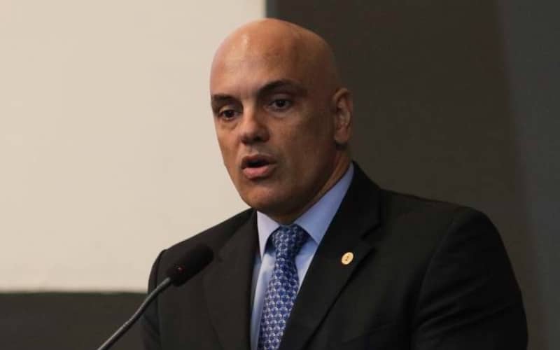 Moraes determina suspensão de contas de jornalistas bolsonaristas