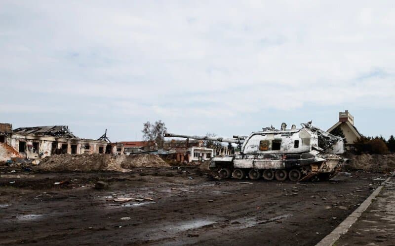 Rússia ataca Kiev novamente com explosões e deixa feridos