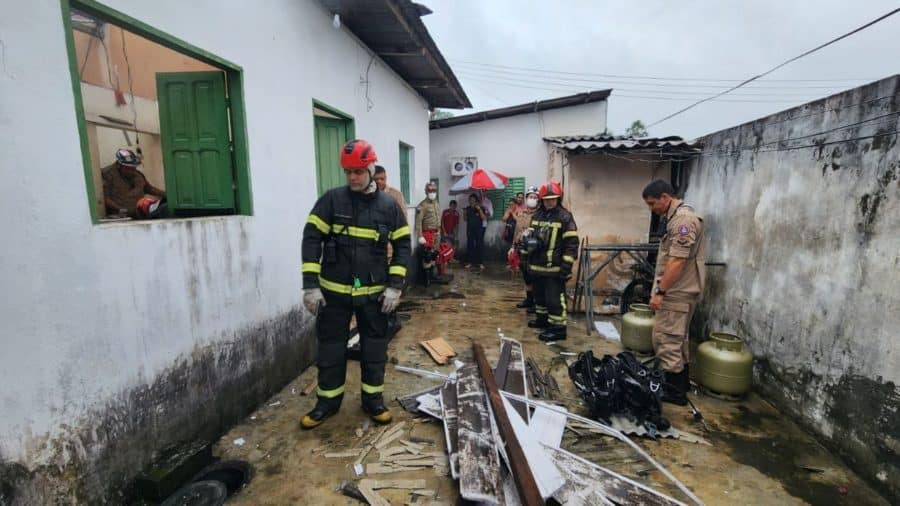 Idoso tem 50% do corpo queimado após botija explodir em Manaus