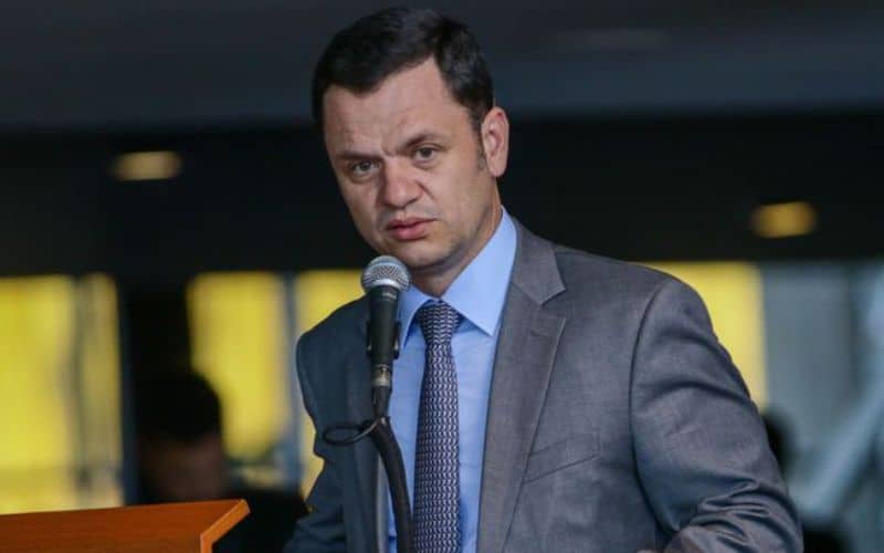 A relatora da Comissão Parlamentar Mista de Inquérito (CPMI) do 8/1, senadora Eliziane Gama (PSD-MA), apresentou nesta terça-feira (6) o plano de trabalho que deve direcionar e priorizar as atividades da comissão.