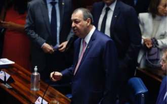Omar diz que bancada deve colocar prioridades do AM acima de diferença ideológica