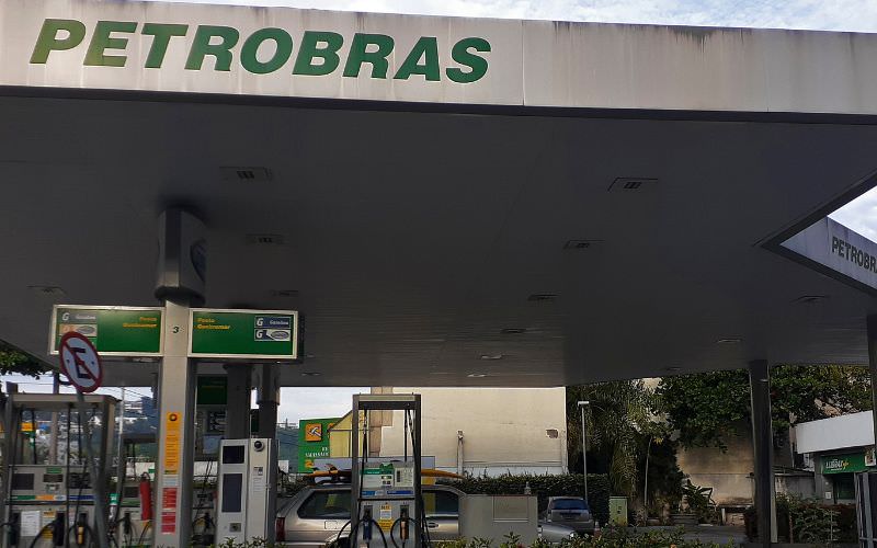 Preço do diesel cai R$ 0,18 nas distribuidoras nesta quinta-feira