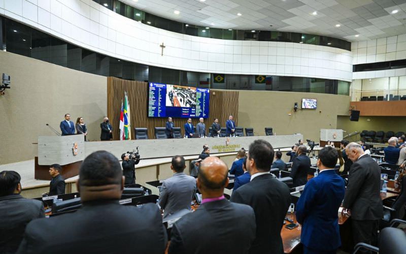 Vereadores aprovam moção de repúdio contra propaganda da Amazonas Energia