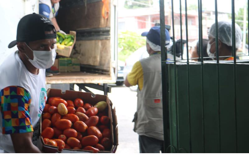 Programa de combate ao Desperdício entrega 250kg de alimentos às cozinhas comunitárias