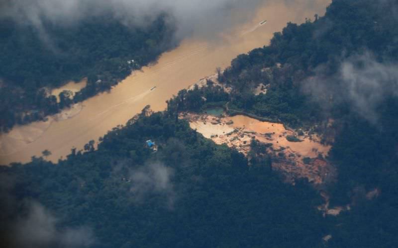 Yanomamis pedem água potável e dizem que garimpo contamina rios