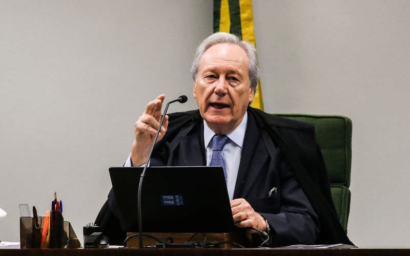 Lewandowski encerra três investigações contra Lula