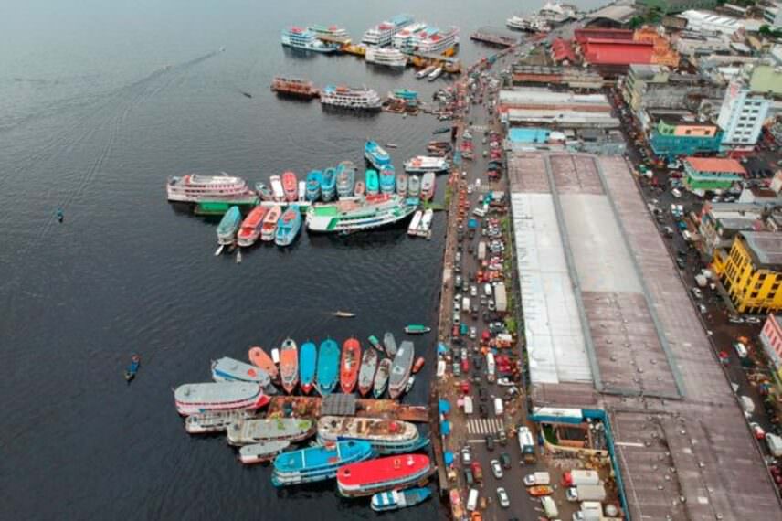 Com 22 metros, Rio Negro sobe 10 centímetros  por dia em Manaus