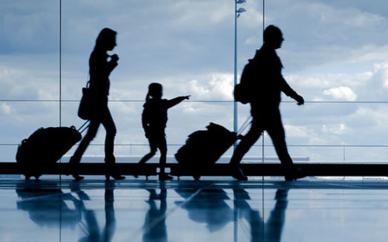 Menores podem viajar para o exterior com autorização online