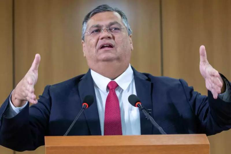 Dino afirma que pode disputar eleições após aposentadoria do STF