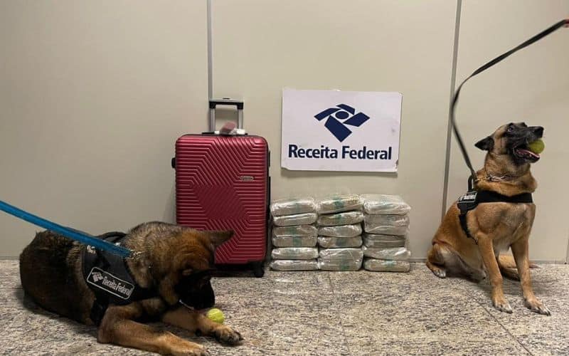Receita apreende 20 quilos de droga em mala no aeroporto de Manaus