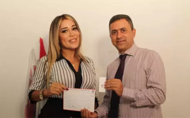 Mulher Abacaxi se filia ao PDT e revela desejo: 'serei presidente do Brasil'