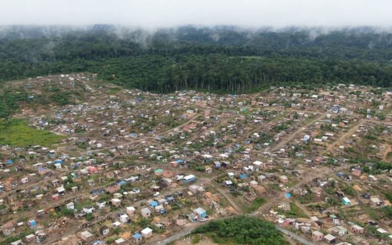 nova-invasao-no-monte-horebe-reacende-debate-sobre-habitacao-em-manaus
