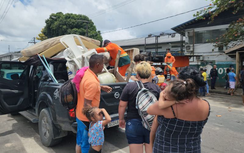 Manaus: 75 famílias vítimas de deslizamento são abrigadas em escola municipal