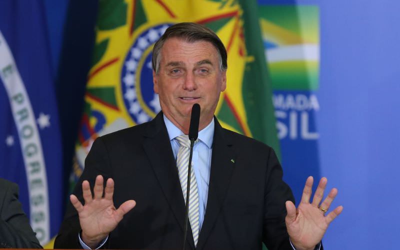 ‘Não tomei vacina’: Bolsonaro nega adulteração em cartão de vacina