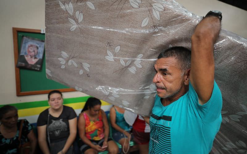 ‘Sagrada Família’ acolhe desabrigados após chuva em Manaus
