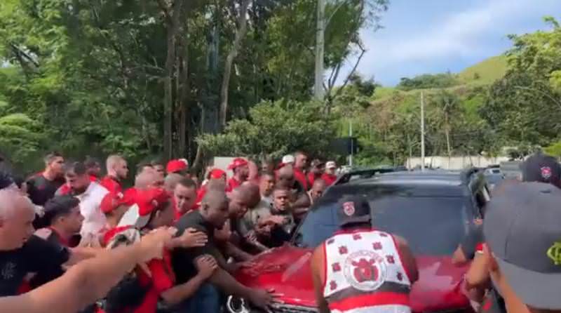 Segurança é reforçada no CT do Flamengo após protestos