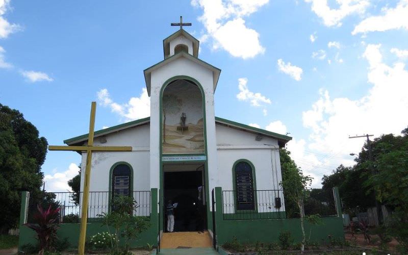 Justiça suspende lei de Manaus que isenta igrejas de licenciamento ambiental
