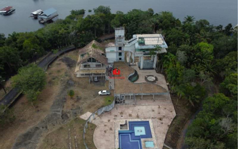 Mansão onde morou Amazonino está à venda por R$ 12 milhões