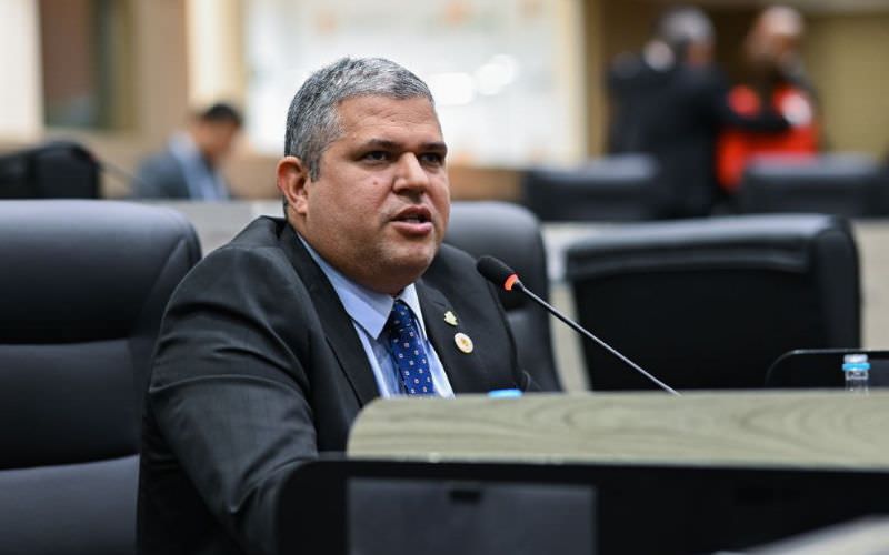 Elan Alencar desmente acusações de falta de Losartana nas UBSs de Manaus
