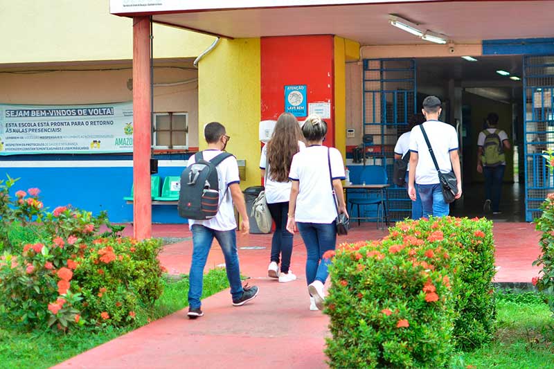 O presidente da Câmara Municipal de Manaus (CMM) promulgou lei que determina a instalação de câmeras de monitoramento de segurança nas dependências das creches públicas e escolas públicas da capital amazonense
