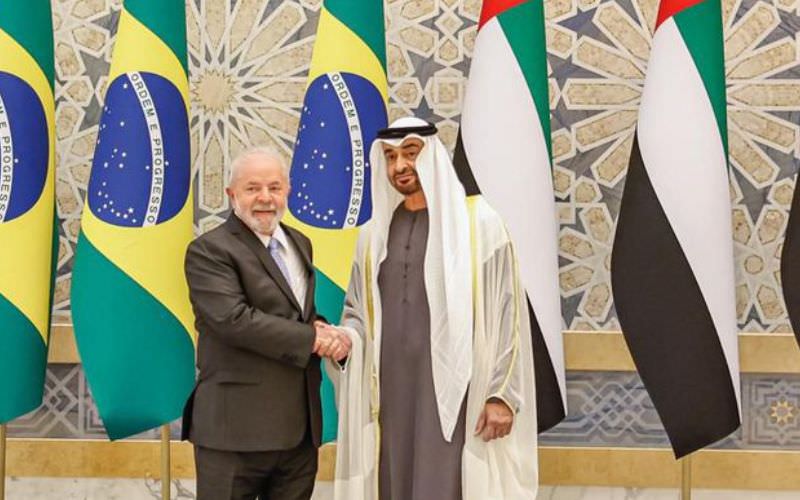 Lula assina acordos de cooperação com Emirados Árabes Unidos