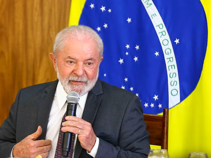O presidente Lula defendeu a criação de um grupo de países responsáveis pela negociação do fim da guerra entre a Rússia e a Ucrânia, iniciada em fevereiro do ano passado