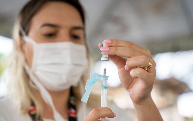 Vacinas bivalentes já foram aplicadas em mais de 9 milhões de pessoas no Brasil